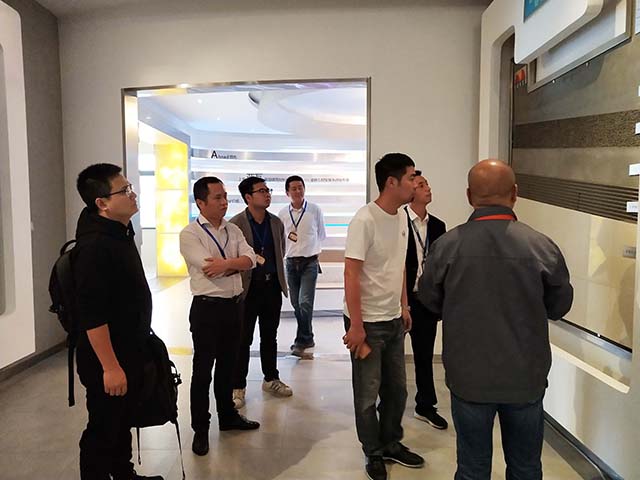 2019年5月(yue)17日我(wo)司(si)達(da)成(cheng)與(yu)頂(ding)立(li)郃(he)作(zuo)協(xie)議(yi)